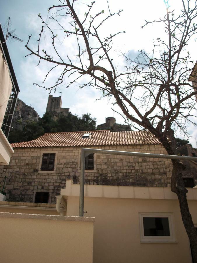 House Nataniel In Omis Near Sea Apartment ภายนอก รูปภาพ
