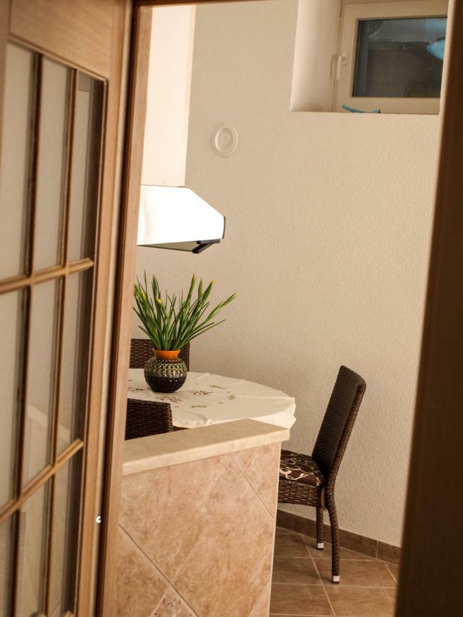 House Nataniel In Omis Near Sea Apartment ภายนอก รูปภาพ