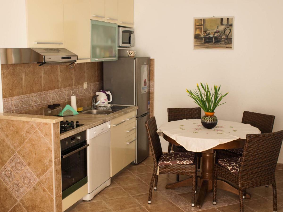 House Nataniel In Omis Near Sea Apartment ภายนอก รูปภาพ
