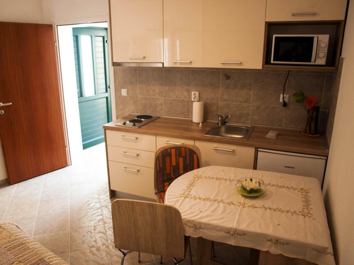 House Nataniel In Omis Near Sea Apartment ภายนอก รูปภาพ