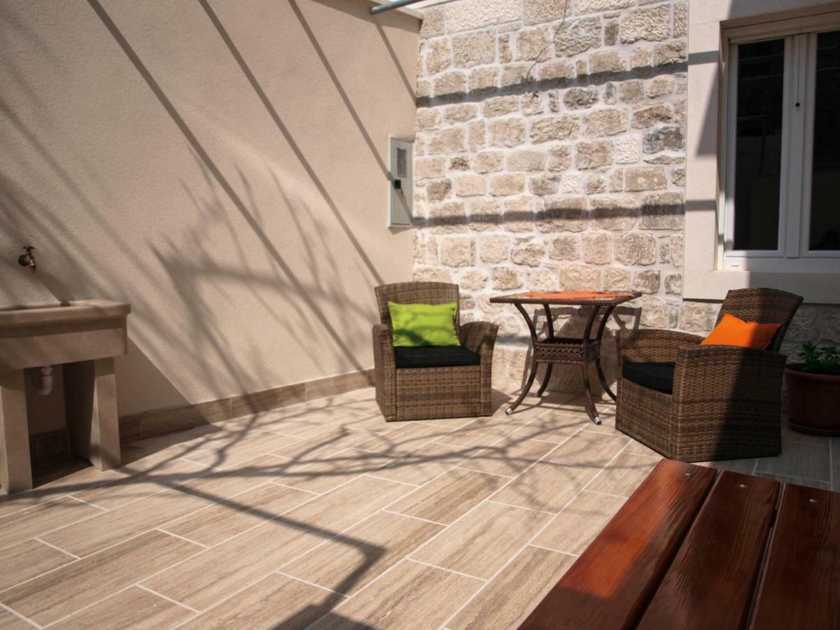 House Nataniel In Omis Near Sea Apartment ภายนอก รูปภาพ