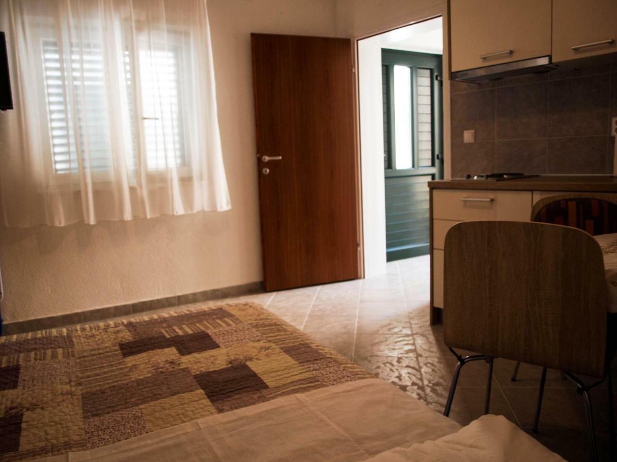 House Nataniel In Omis Near Sea Apartment ภายนอก รูปภาพ