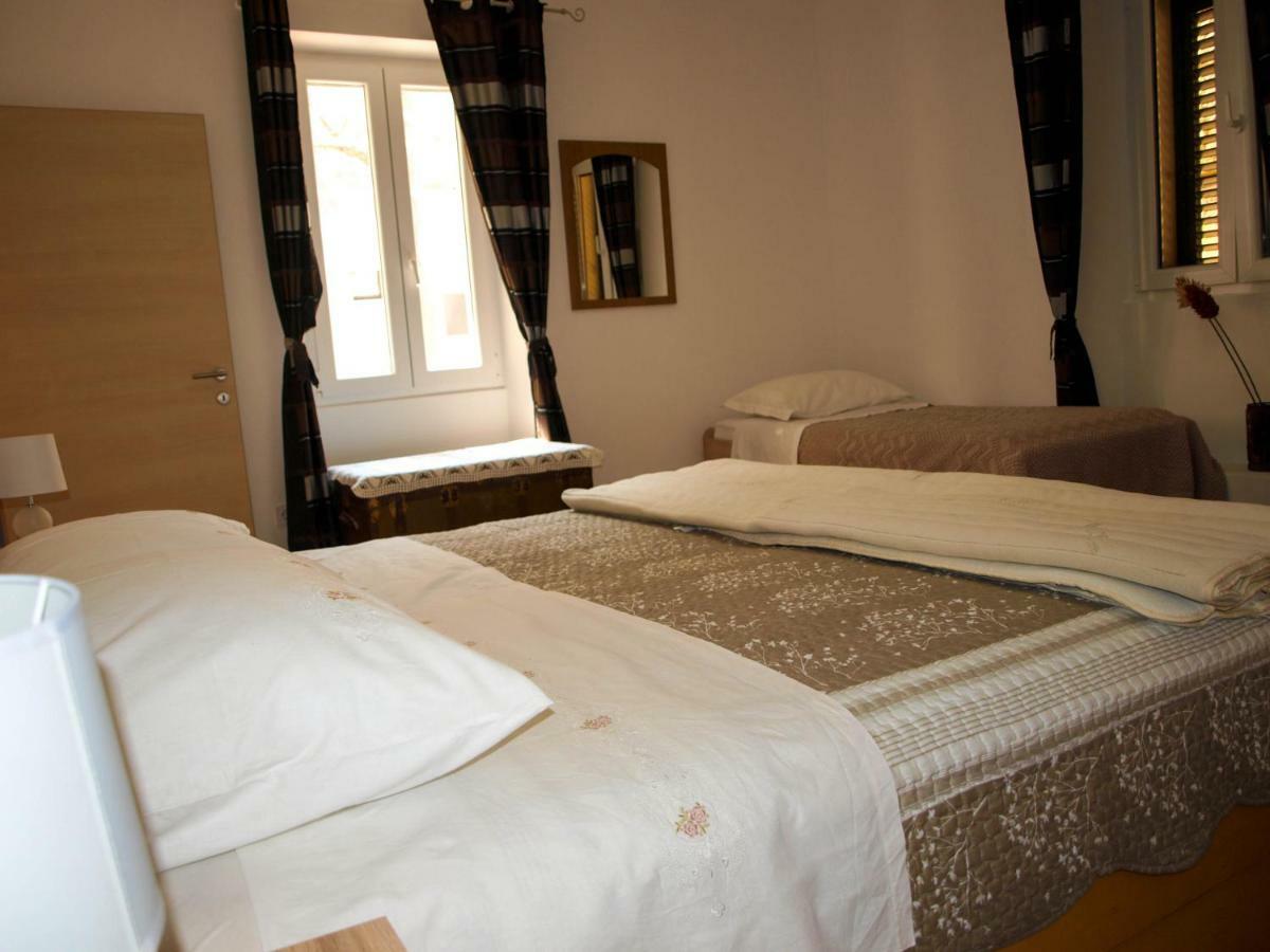 House Nataniel In Omis Near Sea Apartment ภายนอก รูปภาพ