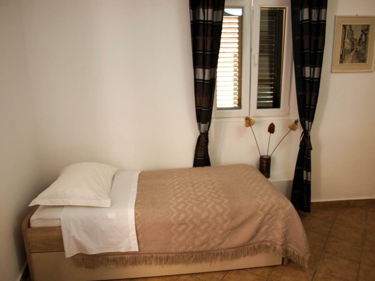 House Nataniel In Omis Near Sea Apartment ภายนอก รูปภาพ