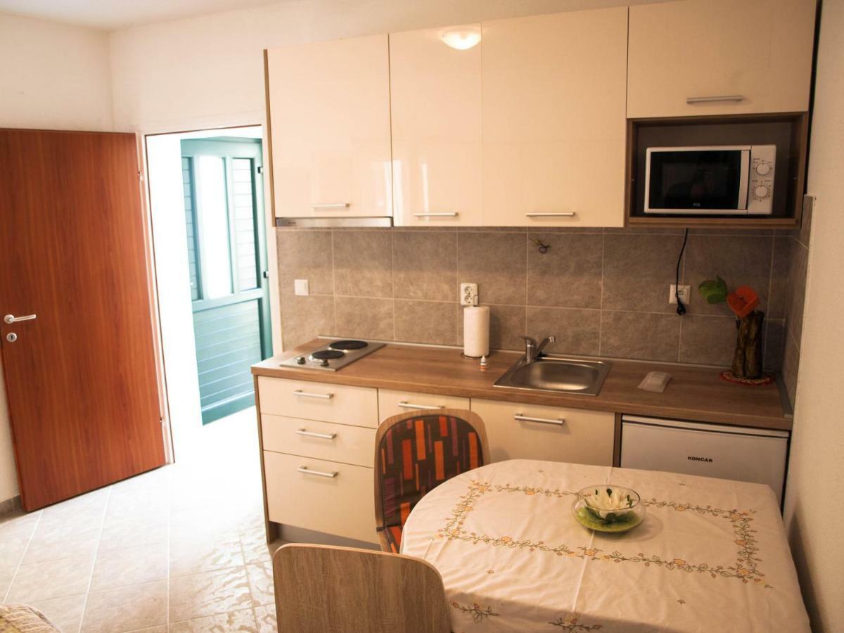 House Nataniel In Omis Near Sea Apartment ภายนอก รูปภาพ