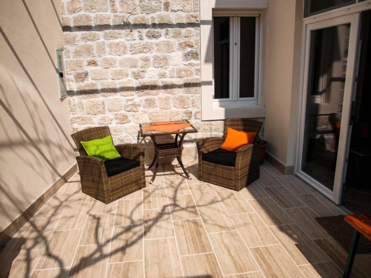 House Nataniel In Omis Near Sea Apartment ภายนอก รูปภาพ