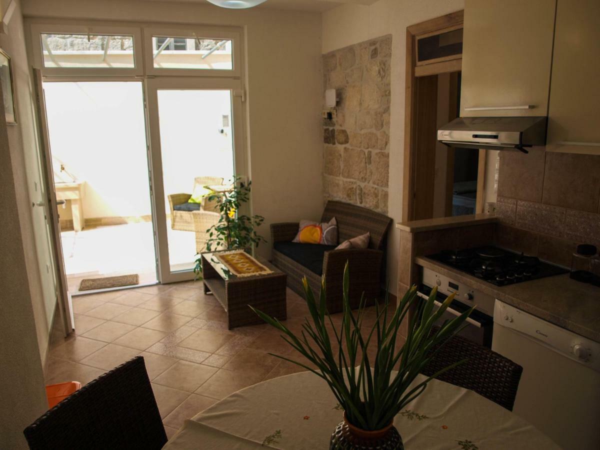 House Nataniel In Omis Near Sea Apartment ภายนอก รูปภาพ